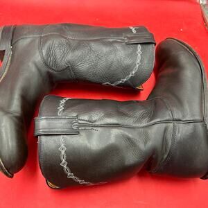 Nice looking boots handcrafted in